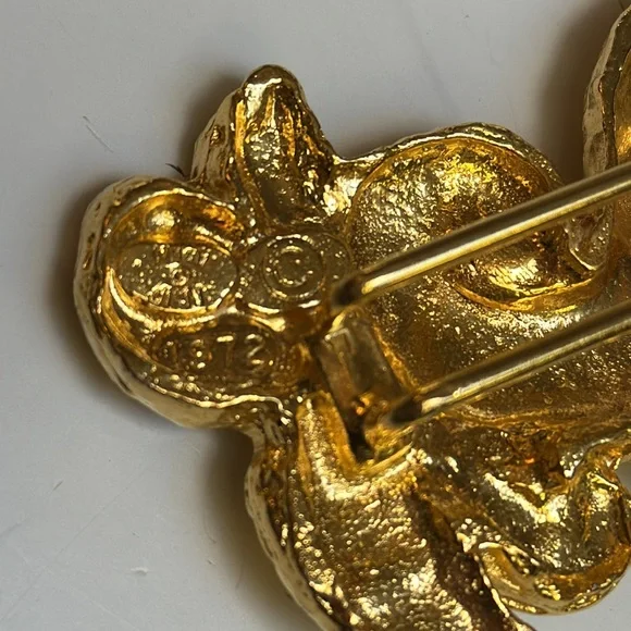 Vintage MIMI di N 1972 huge double dolphins heavy gold  display picture 3